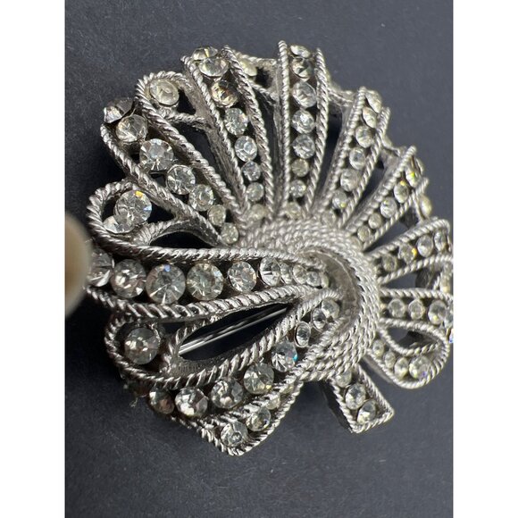 Crown Trifari@ Trifanium Rhinestone Swirl Brooch Silver-Tone Rope-Knot Signed - Picture 3 of 9